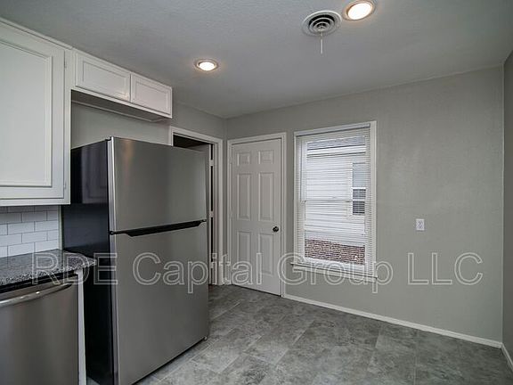 5th image of 1209 W Boyce Ave