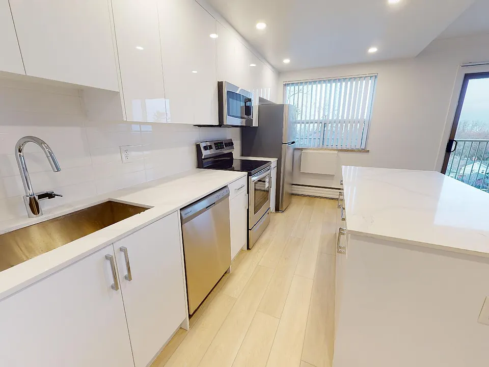 265 Reynolds St #304