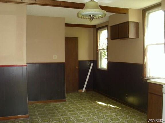 3rd image of 2627 Ontario Ave