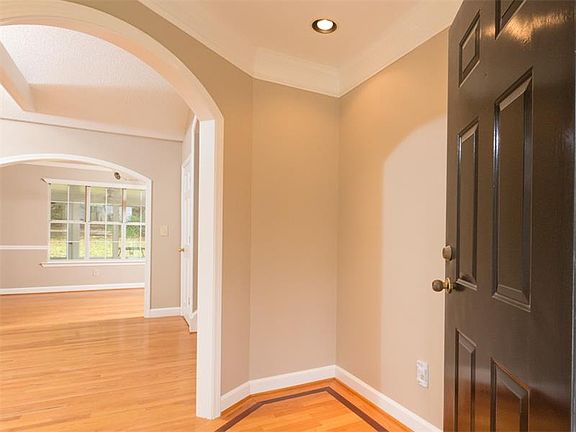 2nd image of 307 Bay Dr