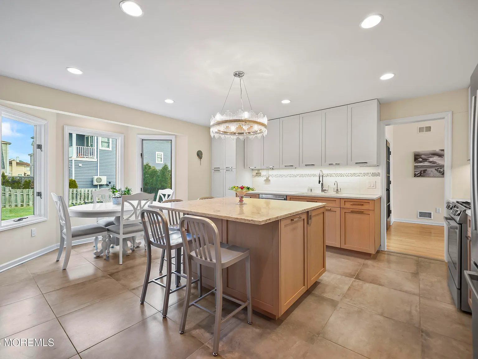 4 bed, 2.5 bath, $6,500 — Photo 2