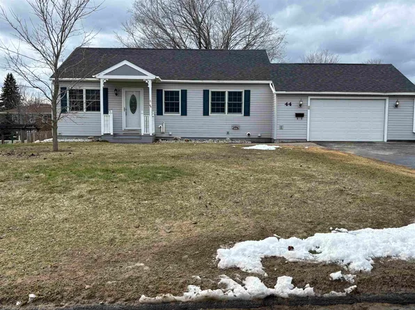 44 Dover St, Massena, NY 13662