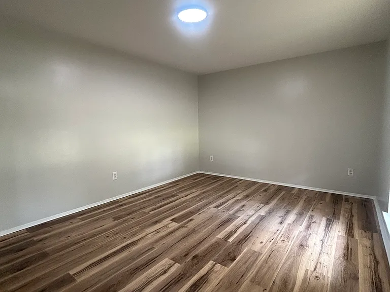 4953 Rosehaven Dr — Photo 5