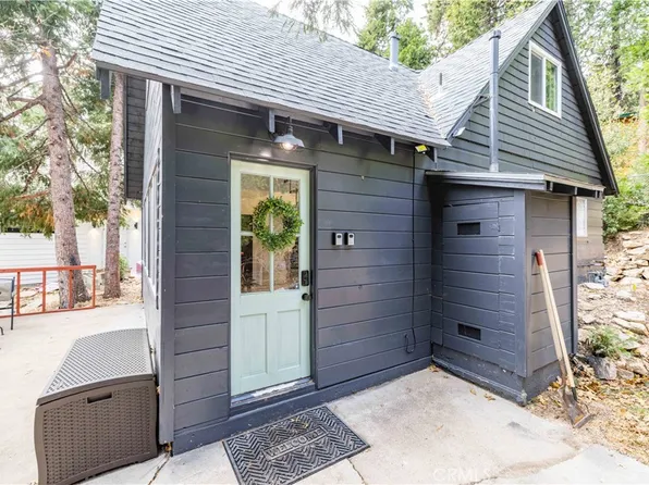 31771 Christmas Tree Ln, Running Springs, CA 92382