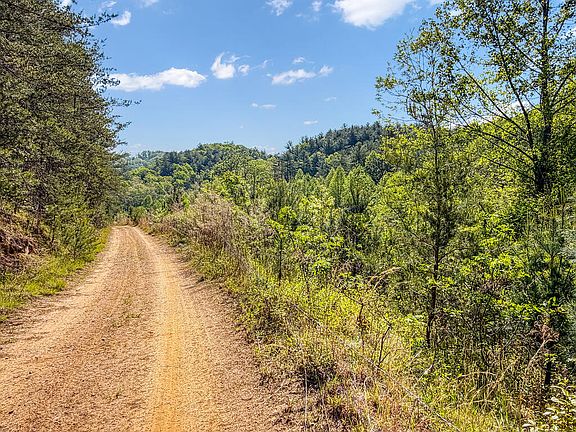 4th image of 1 Valley Lake Rd