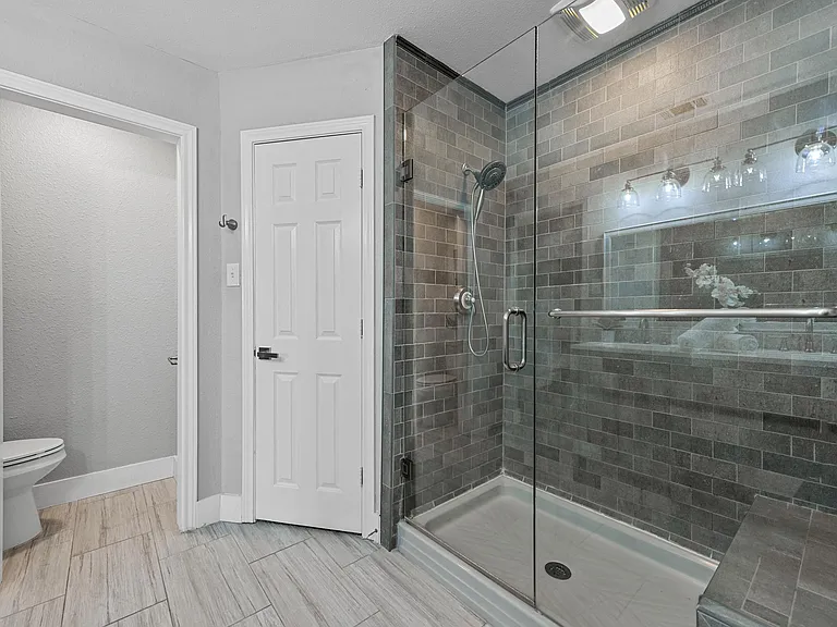 303 Riva Rdg — Photo 26