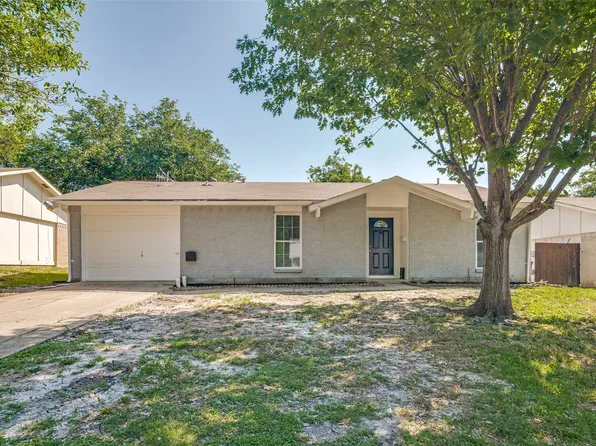 5210 Stagecoach Ln, Garland, TX 75043