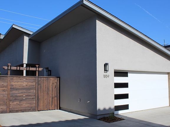 2 Car Garage Sideyard Access