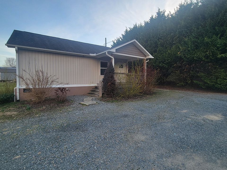 1st image of 43 Pacific Dr