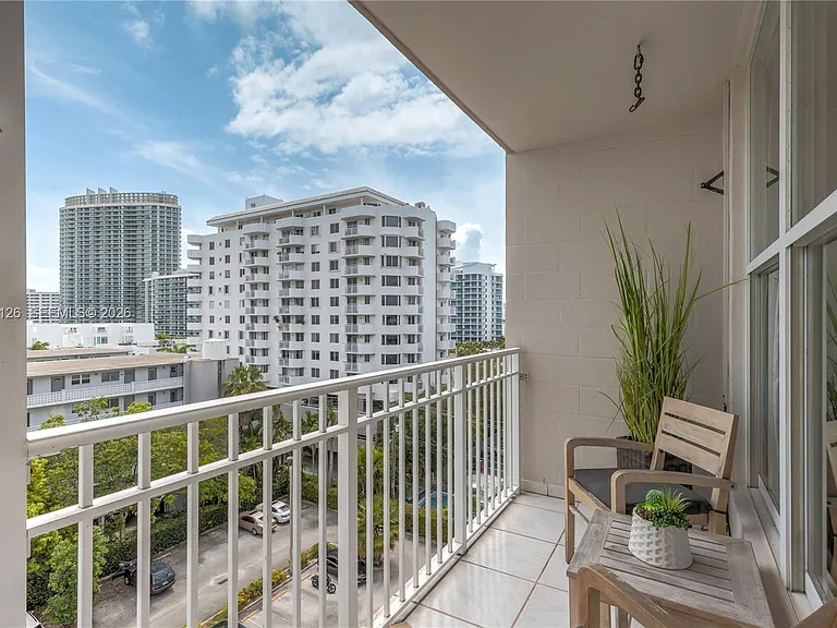 1300 Lincoln Rd #B802 — Photo 4