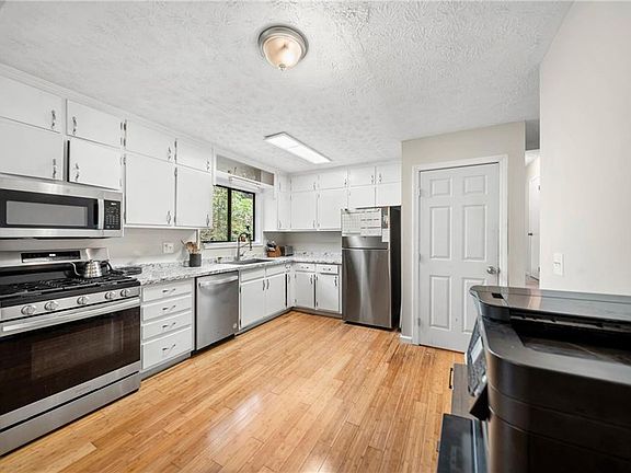 5th image of 5121 Heather Rd SE
