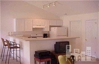2nd image of 1422 Willoughby Park #7
