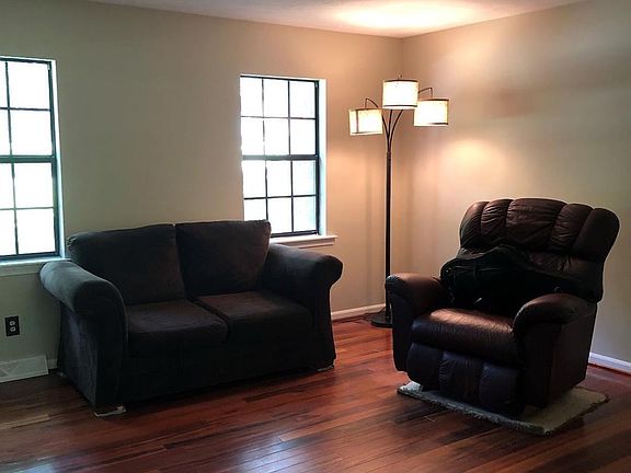 4th image of 109 Jefferson Woods Dr