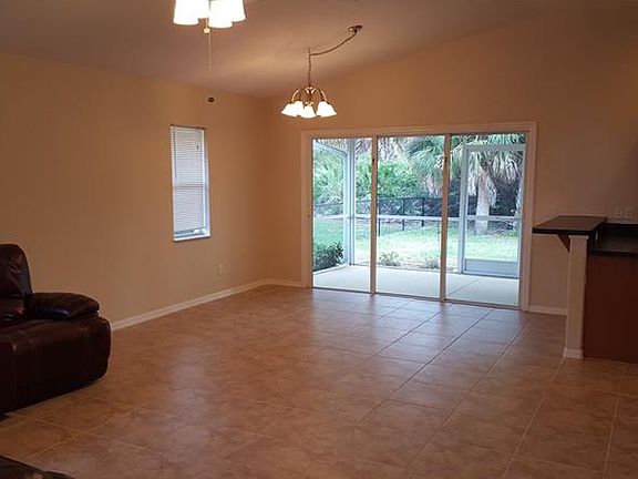 3rd image of 141 Yellow Pine Dr