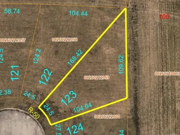 3300 Berwin Green Dr, Belleville, IL 62220
