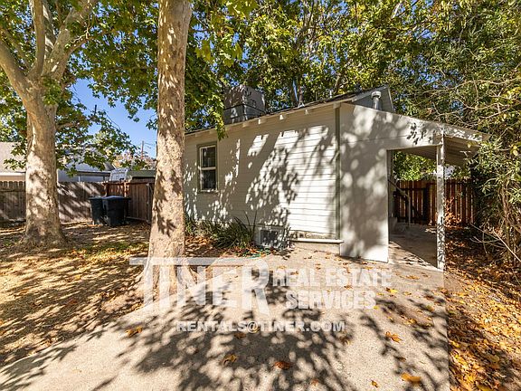 5th image of 221 Ash St