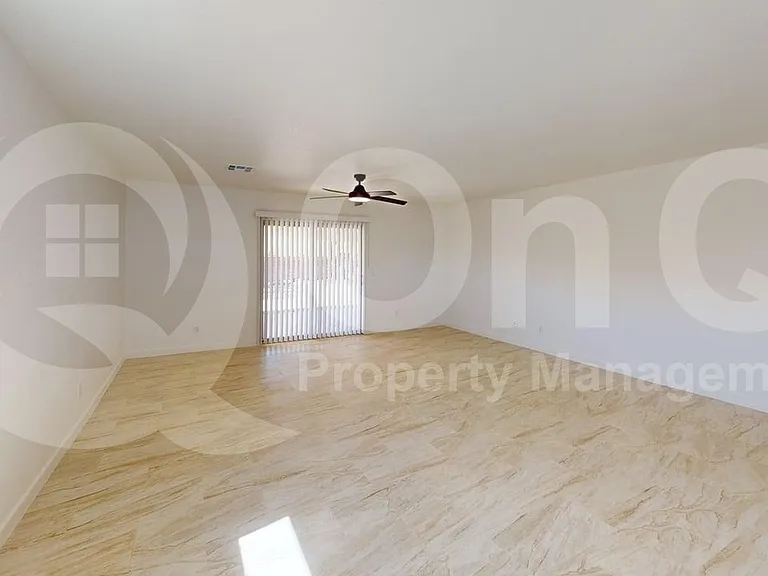 2574 W Southern Star Dr — Photo 8