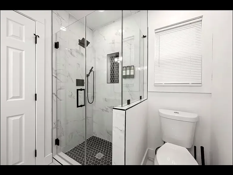 2484 Calvin Ave — Photo 14