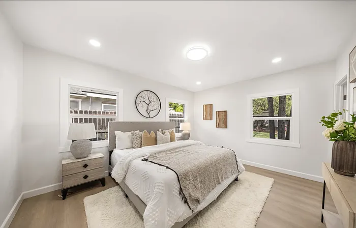 1166 N El Molino Ave — Photo 4