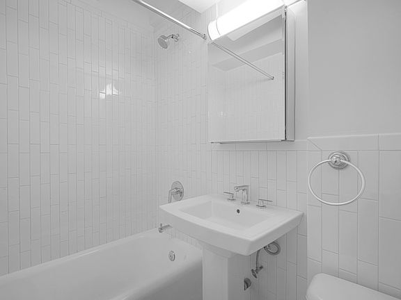 5th image of 253 W 72nd St APT 2006