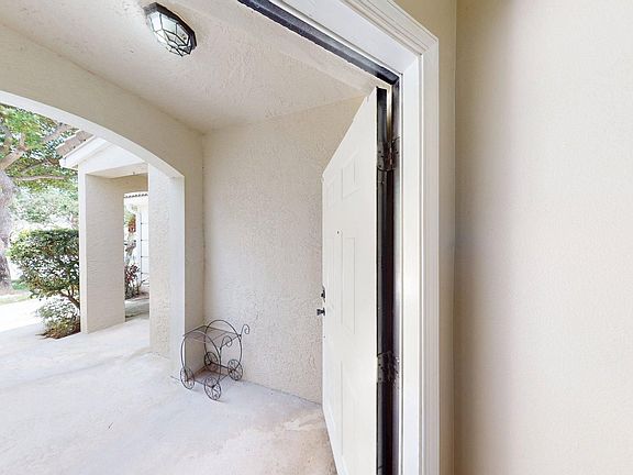 3rd image of 4903 Palmbrooke Cir