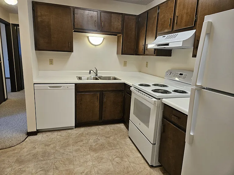 1538 Green Apartments — Photo 18