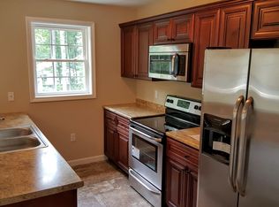 60 Crescent Ln, Manchester, NH 03109