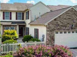 2162 Deer Run Dr, Hummelstown, PA 17036