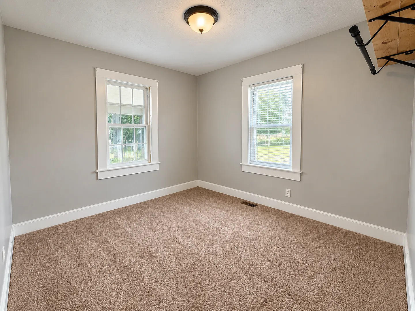 3 Bed / 1 Bath Renovated Home with Detached Garage Kingsport — Photo 3