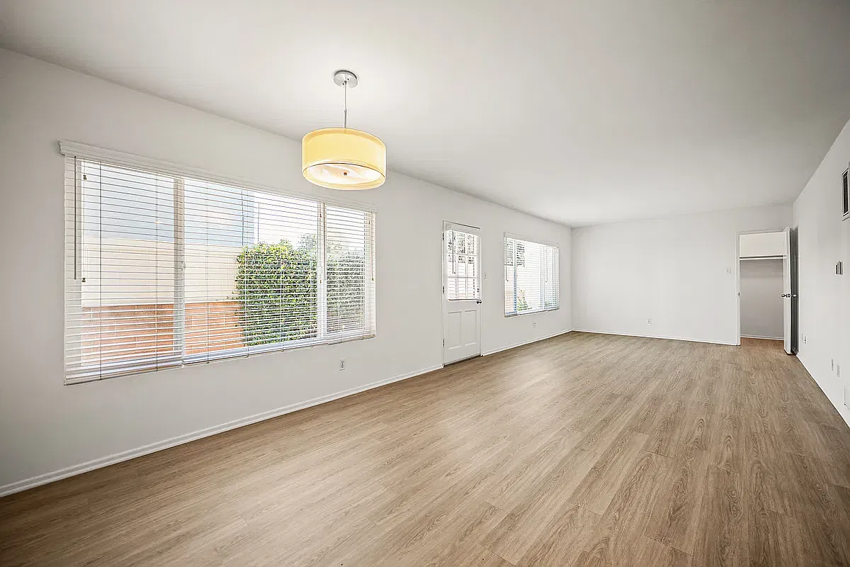 2 bed, 1.5 bath, 1100 sqft, $3,595 — Photo 1