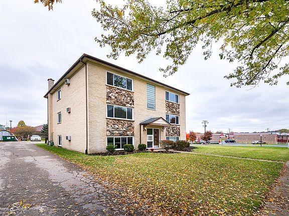2nd image of 538 Eichler Dr APT 2S