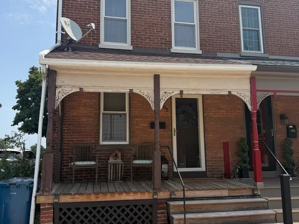 95 N East St, Spring Grove, PA 17362