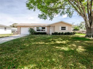 9803 111th St, Seminole, FL 33772