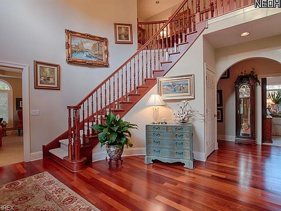 2nd image of 10531 Oakmont Way