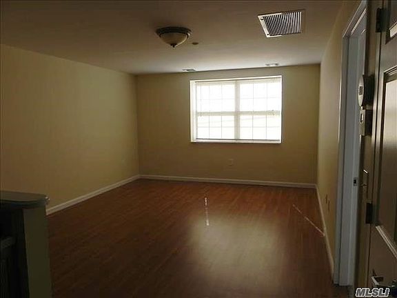 4th image of 127 E Main St APT 203