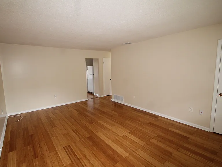 2528 Semken Ave #D — Photo 4