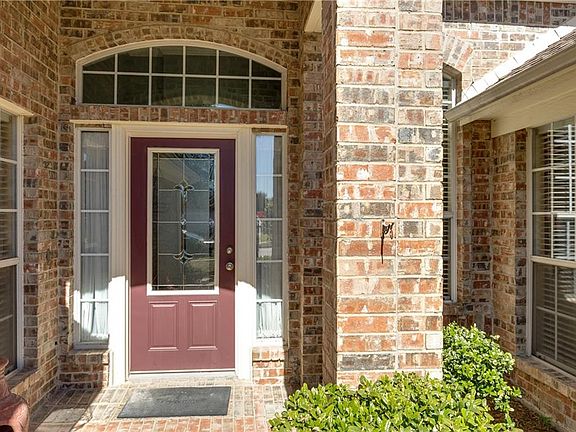 4th image of 8420 Emerald Cir