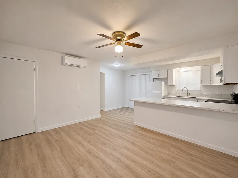 4261 Sweetwater Ave #1 — Photo 2