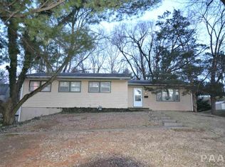 26 Greenridge Dr, Decatur, IL 62526