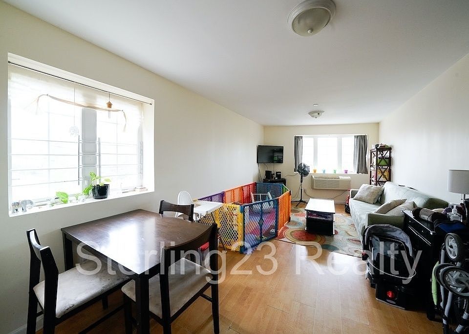 1st image of 27-16 12th St #2D