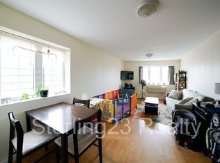 27-16 12th St #2D, Astoria, NY 11102