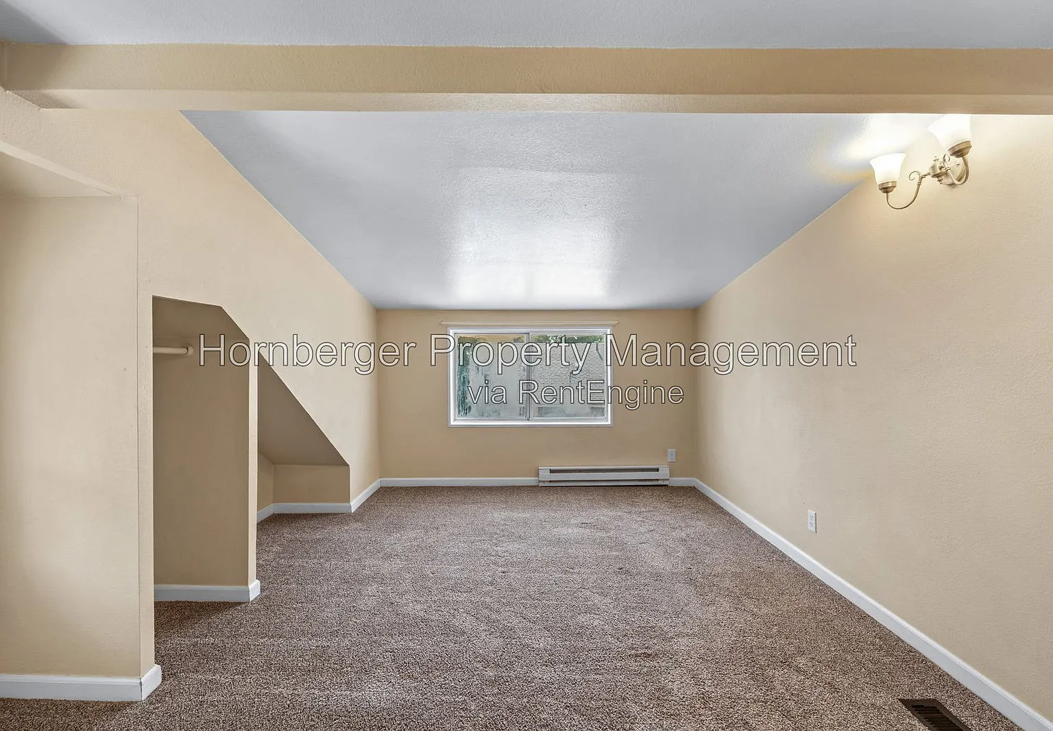3 bed, 1.0 bath, 1400 sqft, $1,695 — Photo 3