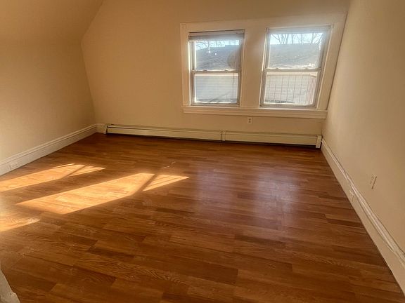 5th image of 872-874 S 15th St #1