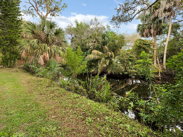 You can fish or kayak Oak Creek, from the back yard, which connects to the Imperial River that leads out to the Gulf of Mexico!