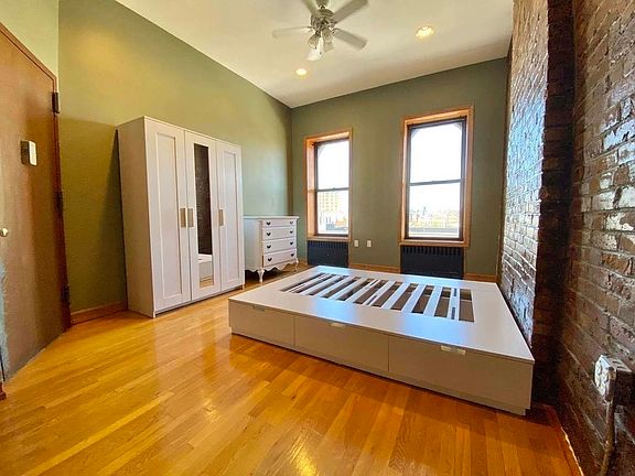3rd image of 888 Flushing Ave #4LR