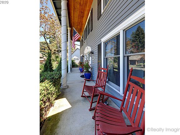 3rd image of 16346 NE Tillamook St