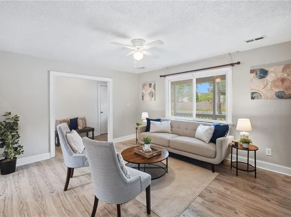 1145 Sunlight Dr, Chesapeake, VA 23322