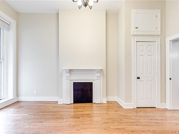 5th image of 1 W Clay St #A