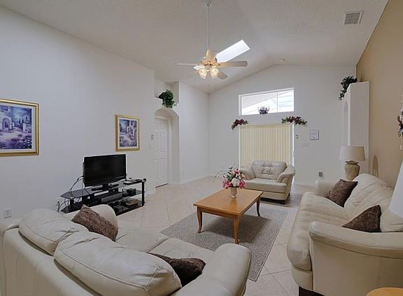 4th image of 16110 Magnolia Hill St