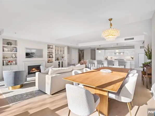 9 Avenue At Port Imperial Unit 316, West New York, NJ 07093